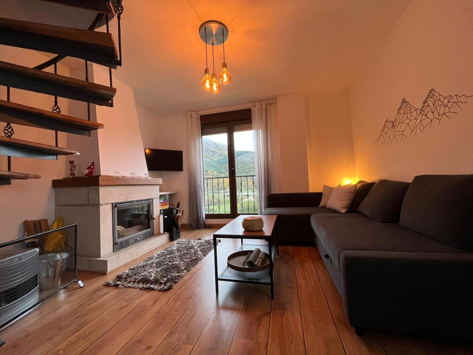 Duplex El Refugio De Porma Daire Puebla de Lillo Dış mekan fotoğraf